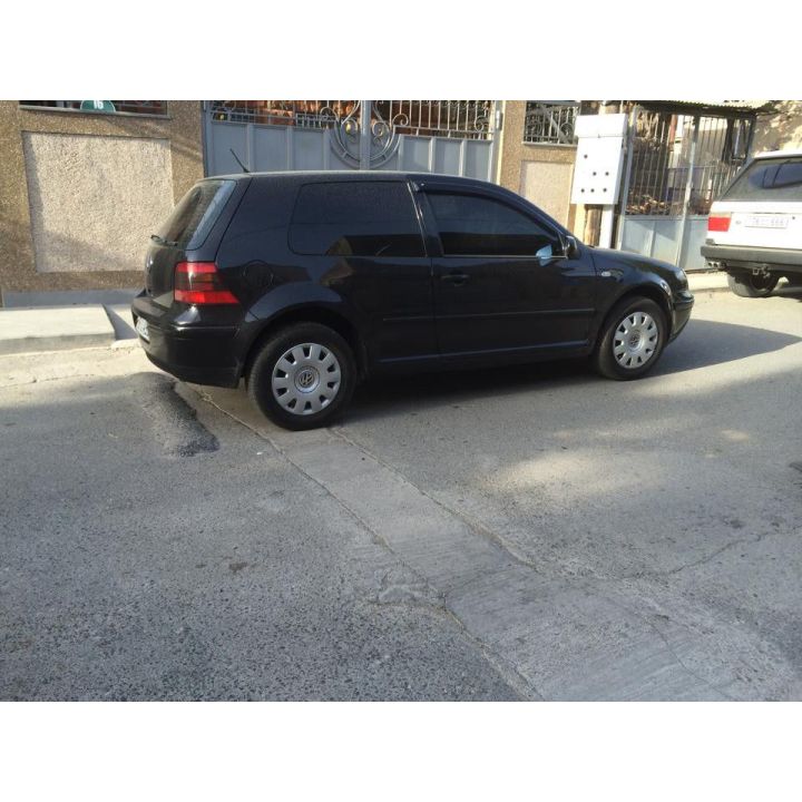 Дефлекторы окон для Volkswagen Golf 4 '97-03, 3d (Cobra Tuning)